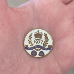 1977 Queen's Silver Jubilee Pin